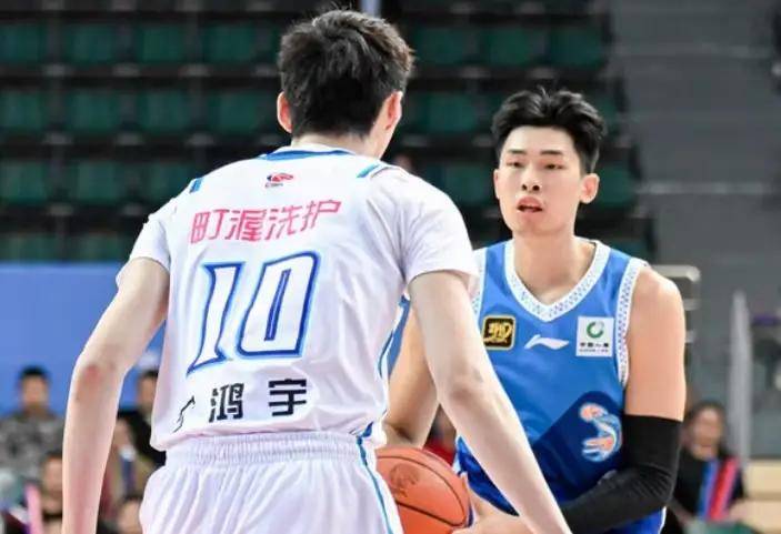 包含辽宁队主场迎战福建男篮，士气高涨备战的词条
