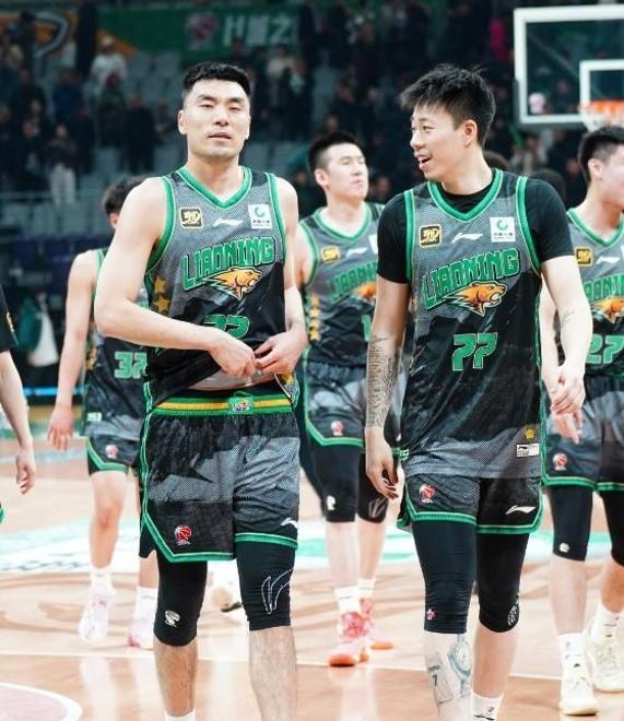 包含辽宁队主场迎战福建男篮，士气高涨备战的词条